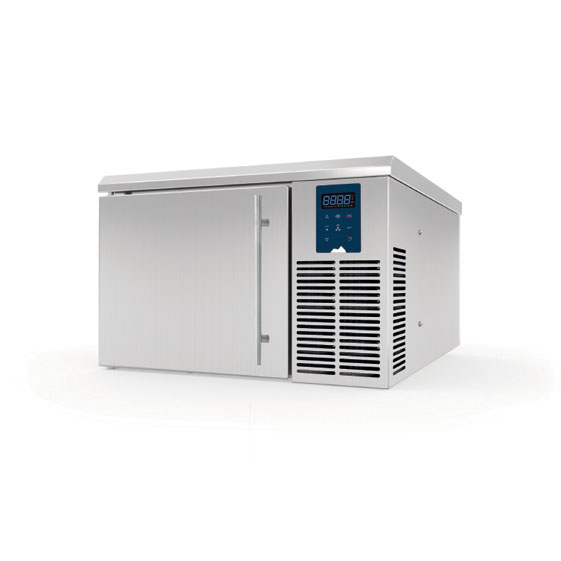 Polaris 3 x 1/1 GN capacity.
8kg chilling.
5kg freezing.
