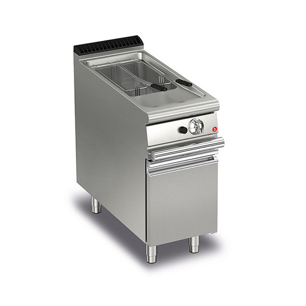 Baron 15L single basin gas deep fryer with piezo ignition.