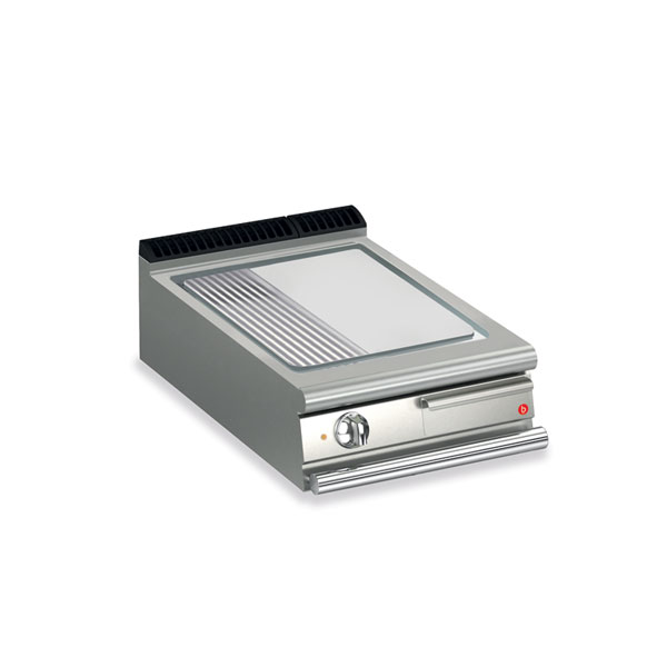 Baron 1 burner electric fry top with 2/3 smooth 1/3 ribbed chrome plate and thermostat control.